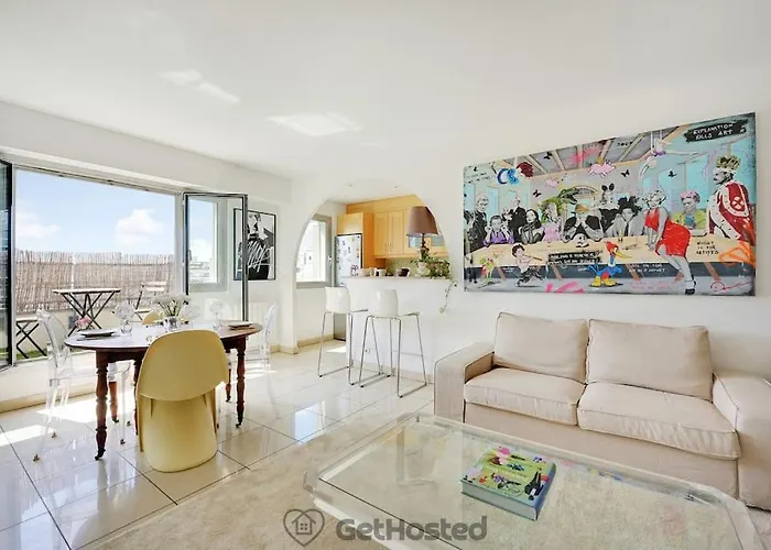 Eiffel Tower View - Charming Artist Flat - Gethosted